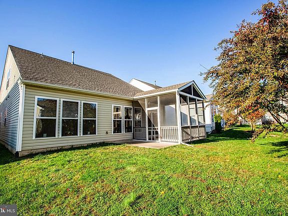 3rd image of 17 Goose Creek Cir