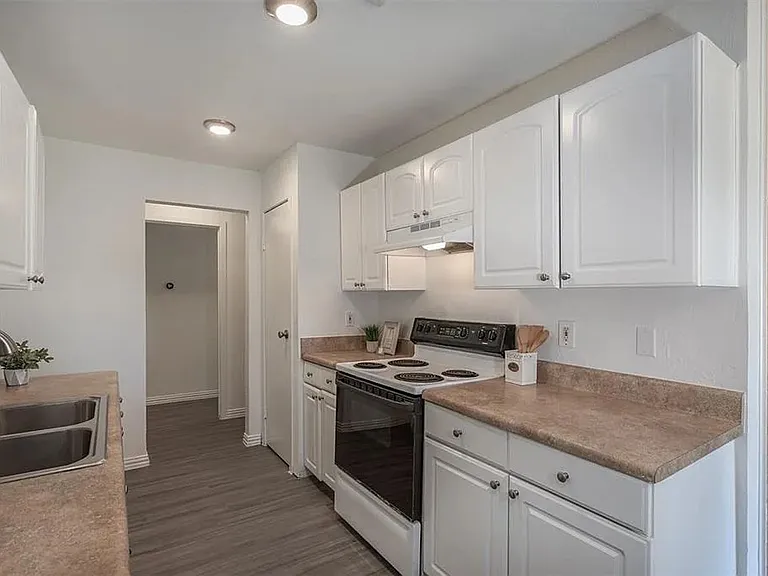 3806 Cortadera Ct — Photo 17