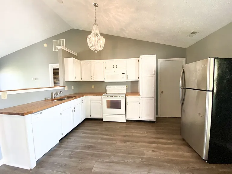 2172 Cumulus Dr — Photo 3