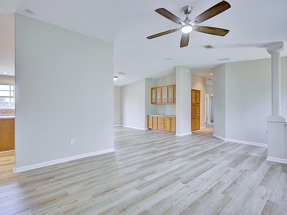 5th image of 325 Stenstrom Rd