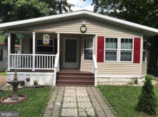 2 Dennis Rd, Wilmington, DE 19808