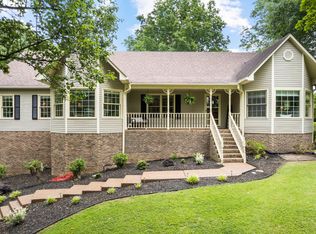 1979 Rock Springs Rd, Columbia, TN 38401