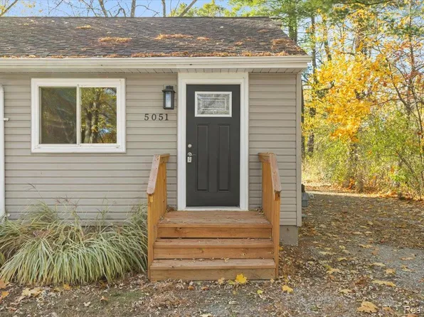 5051 Sashabaw Rd, Clarkston, MI 48346