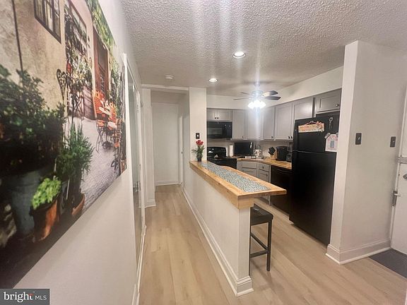 3rd image of 101 S Raleigh Ave