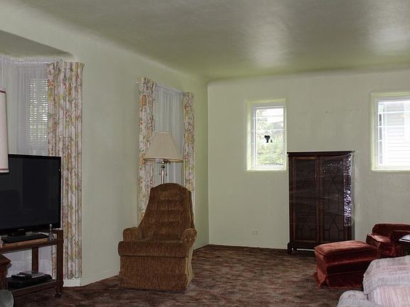5th image of 611 N Cody Ave