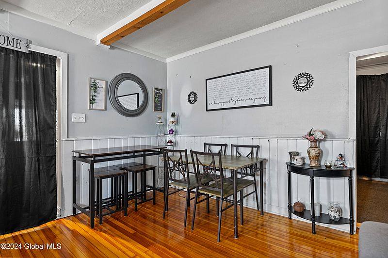4th image of 81 George Street