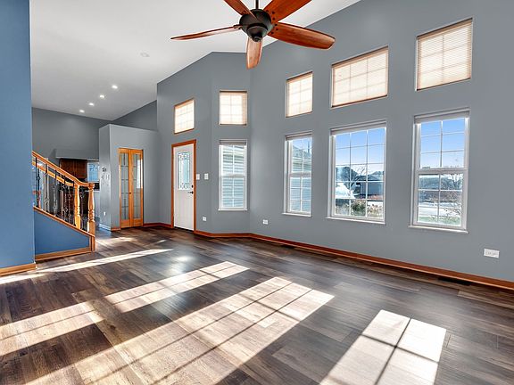 5th image of 4307 Thornwood Ln