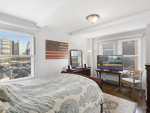 4th image of 433 W 34th St APT 5-J