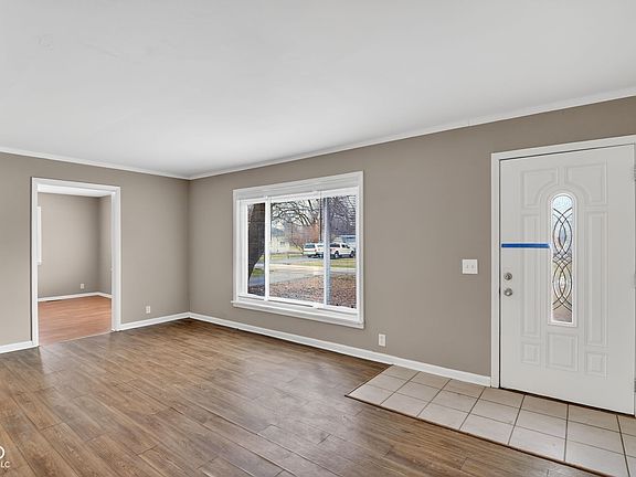 4th image of 225 Burke Ave