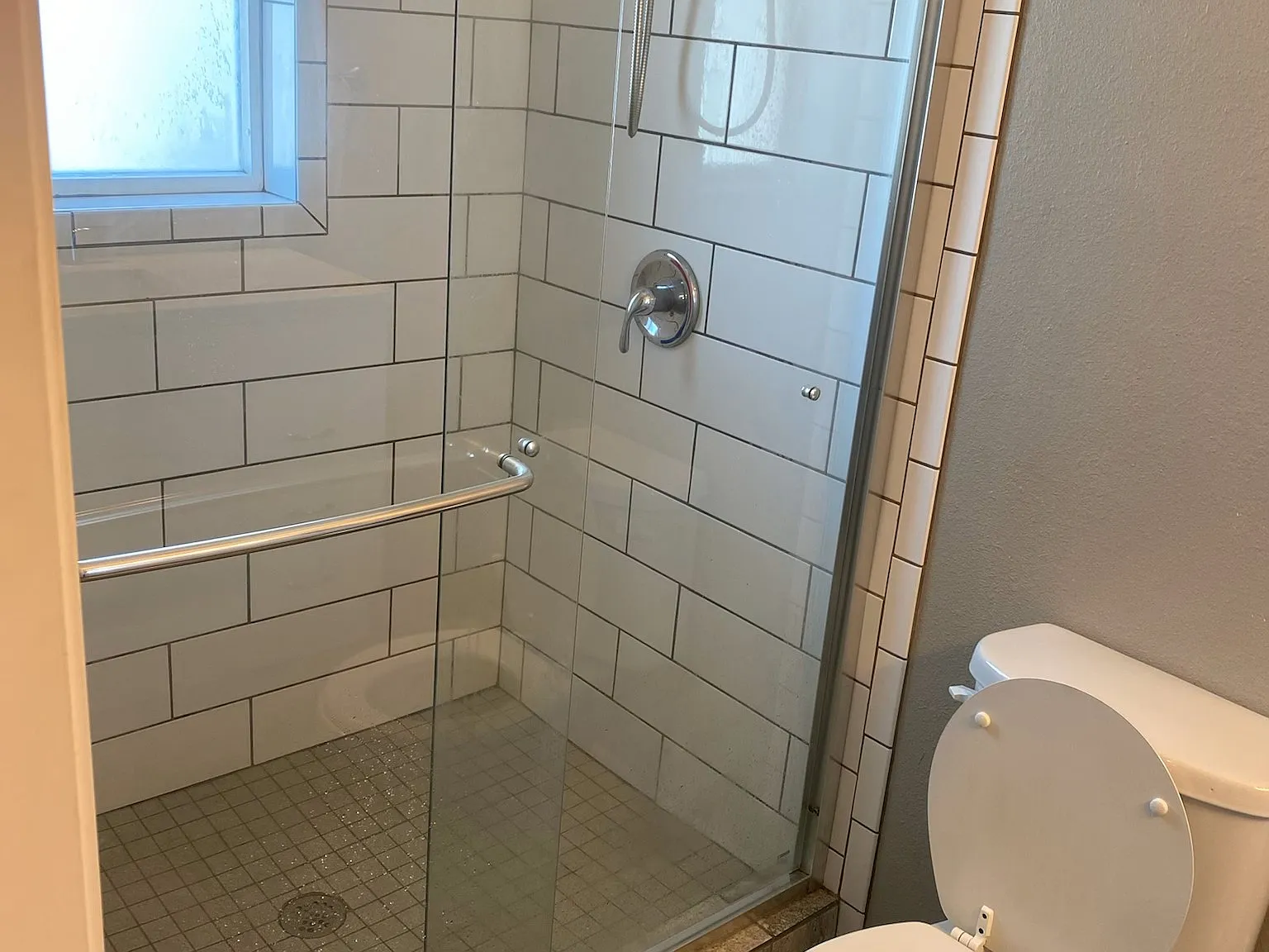 5 bed, 1900 sqft, $2,500 — Photo 4
