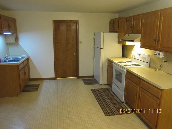 lots of cabinets