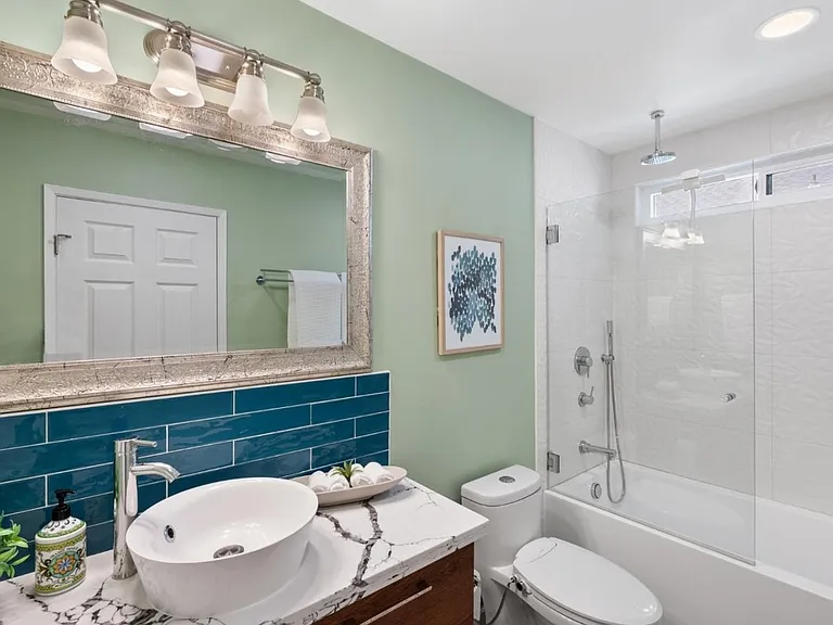 386 Union Ave — Photo 22