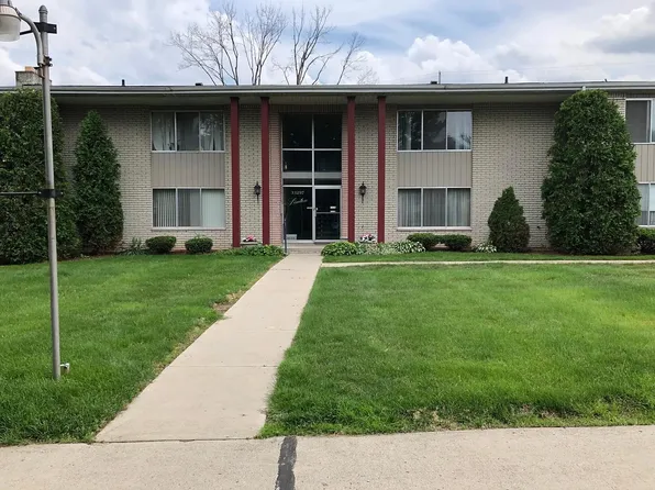 33297 Kingslane Ct APT 5, Farmington, MI 48336