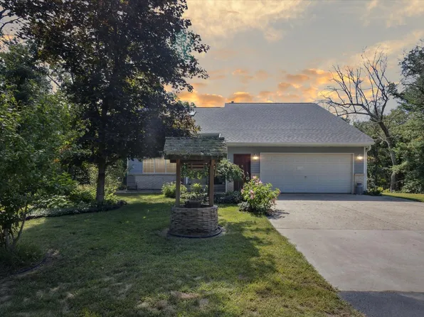 2630 E Croton Dr, Newaygo, MI 49337