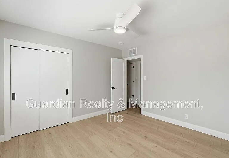 6819 E Paradise Pkwy — Photo 20