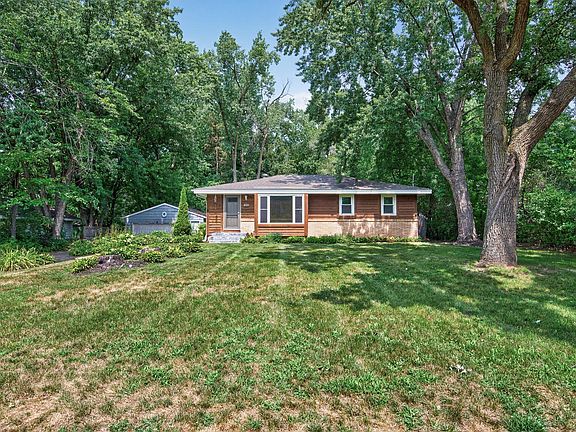 2nd image of 2557 Sherwood Rd