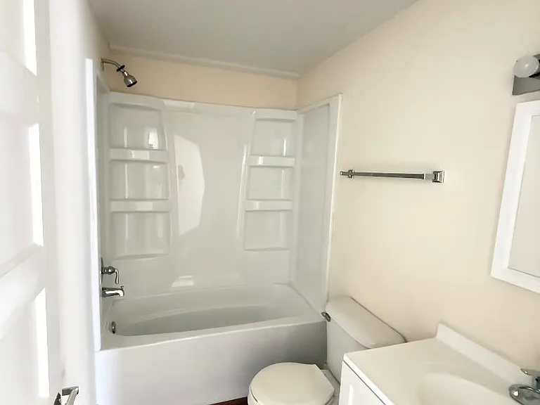 1661 Parkdale Dr — Photo 4