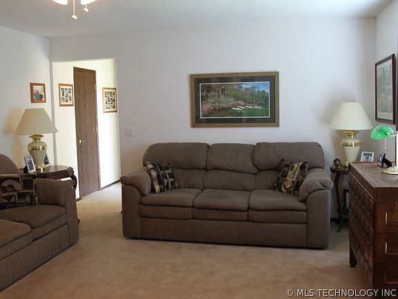4th image of 272 N Spruce Ave