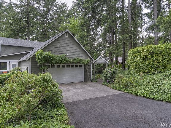 3rd image of 2110 E Bay Dr NE