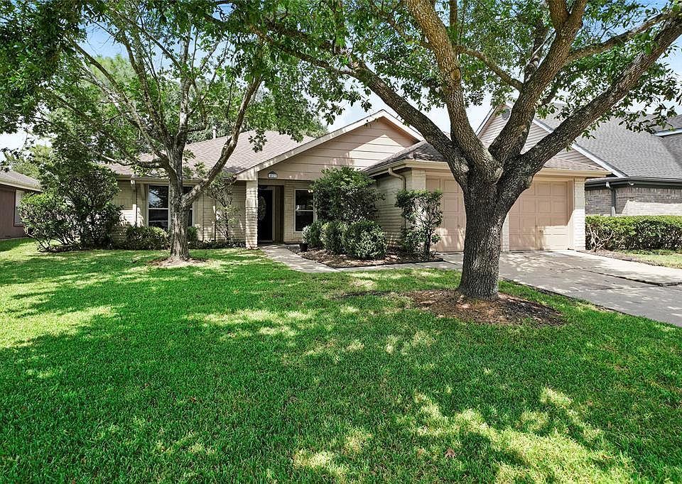 1st image of 4023 Lotus Dr