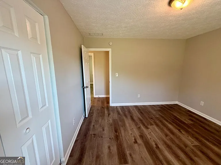 285 Lakeshore Dr — Photo 18