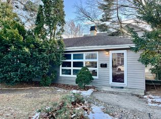 710 W Benton Ave, Naperville, IL 60540