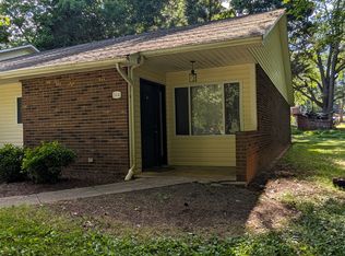 409 4th St SW APT D4, Conover, NC 28613