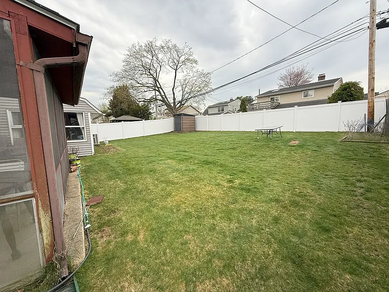 168 Red Maple Dr E — Photo 15