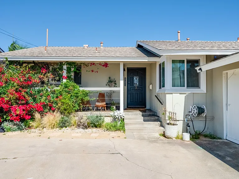 2171 Fairfield St — Photo 32