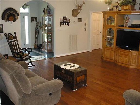 3rd image of 8520 Edgar Dr