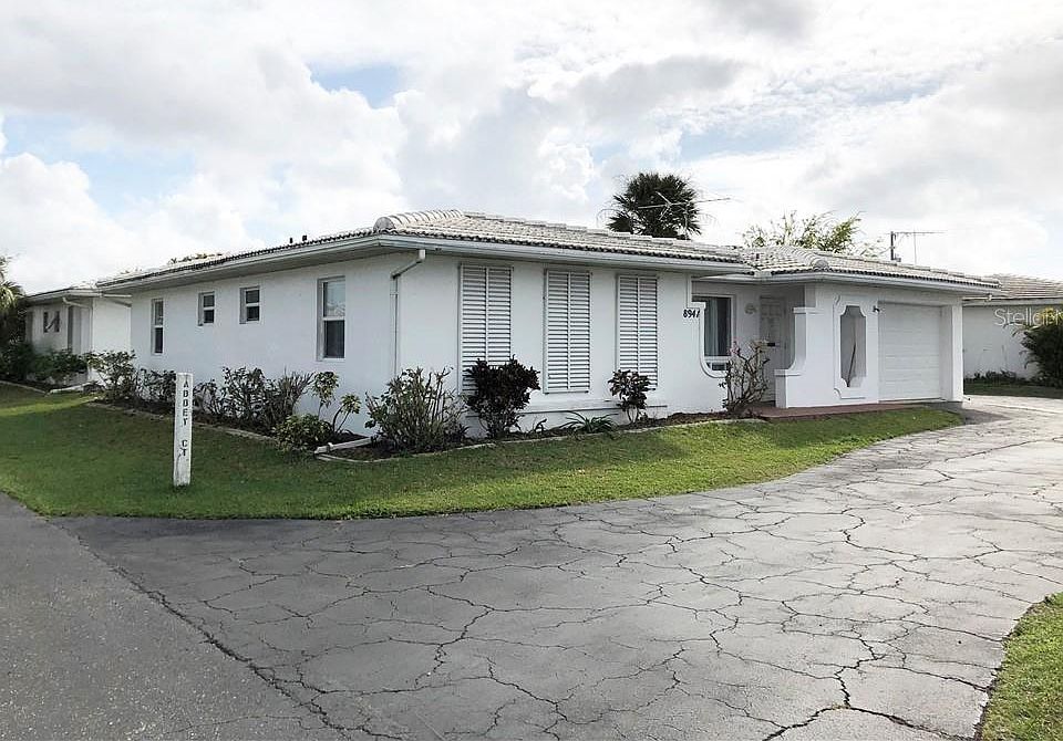 1st image of 8941 Abbey Ct