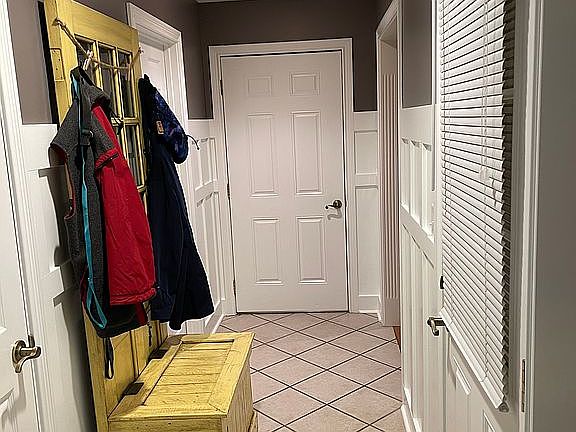 3rd image of 148 Edinborough Dr W