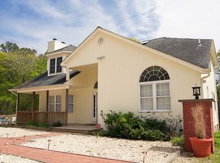 (Undisclosed Address), Hampton Bays, NY 11946