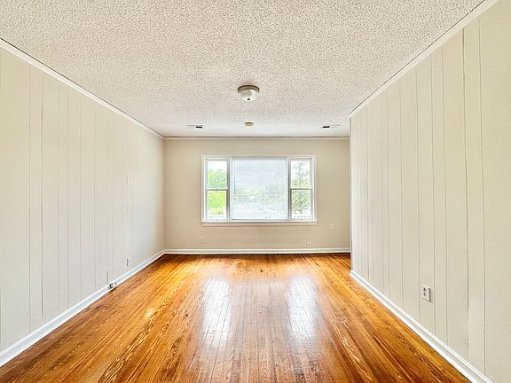 4th image of 912 Union St APT B