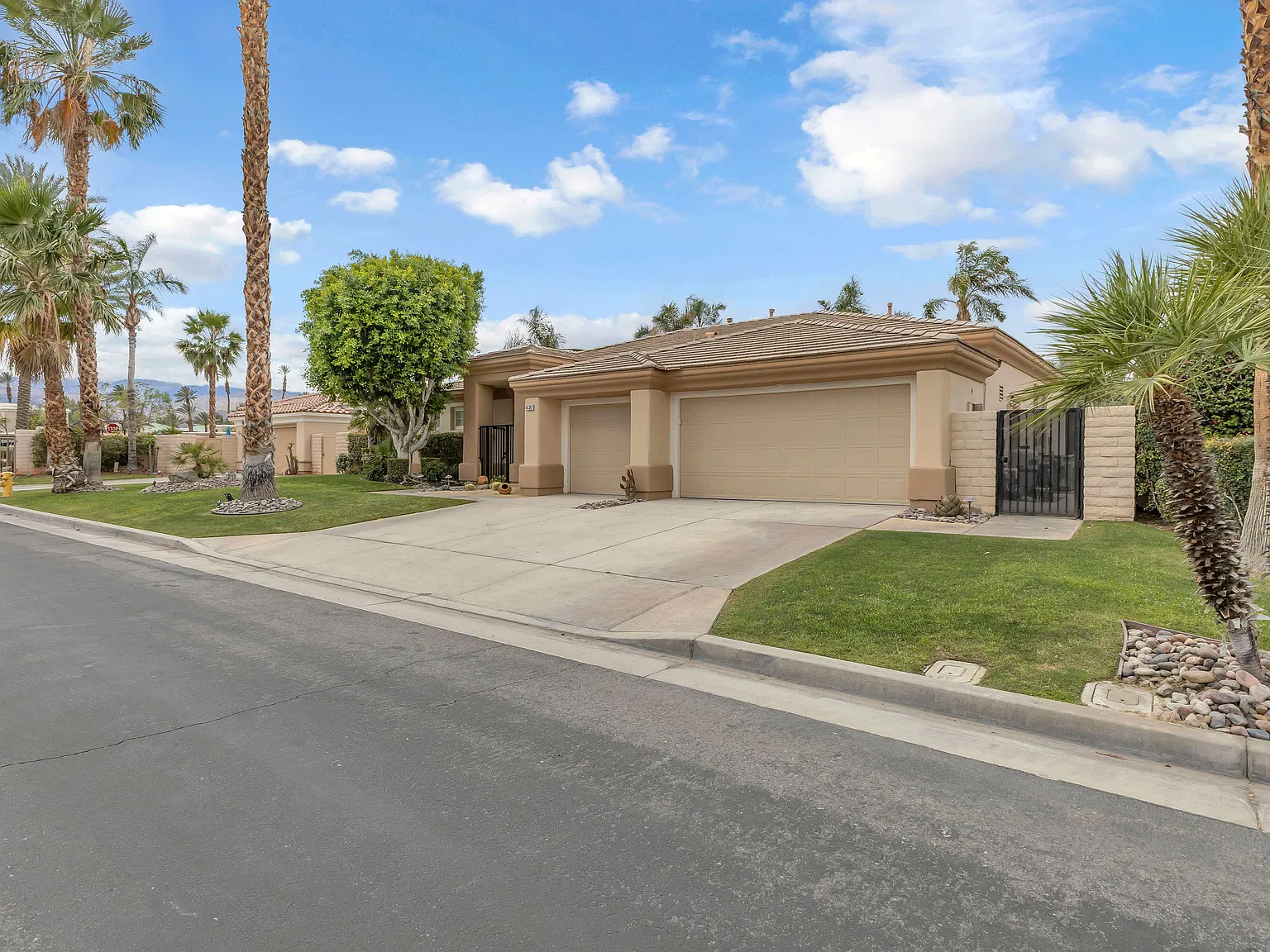 3 bed, 2117 sqft, $8,000 — Photo 3