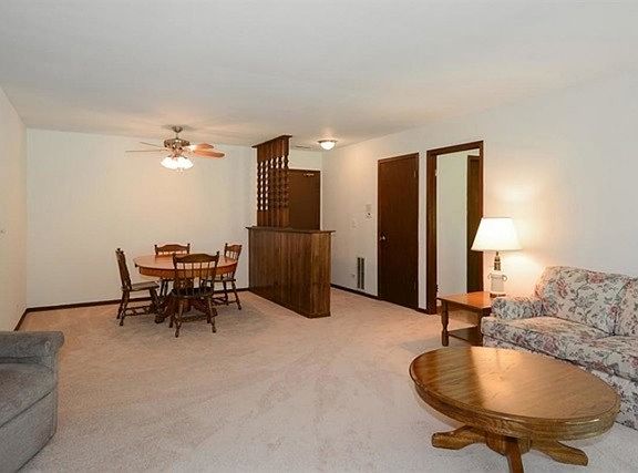 5th image of 29W440 Emerald Green Dr #25A