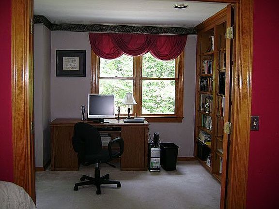 office w/ built-in