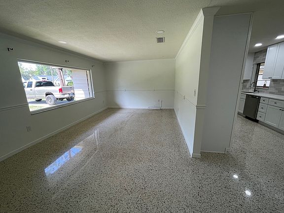 4th image of 7209 Cypress Lake Dr