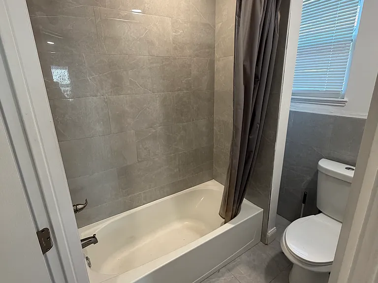 1725 W Passyunk Ave — Photo 9