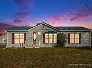 689 E Beardslee Rd, Sheridan, MI 48884