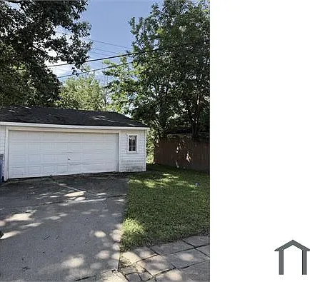 11340 Sherman Ave — Photo 9