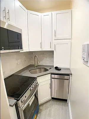 Rented by Silver Line Realty Group NY LLC | media 7