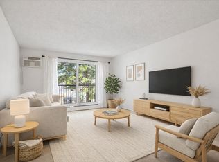 4860 Park Commons Dr APT 211, Saint Louis Park, MN 55416