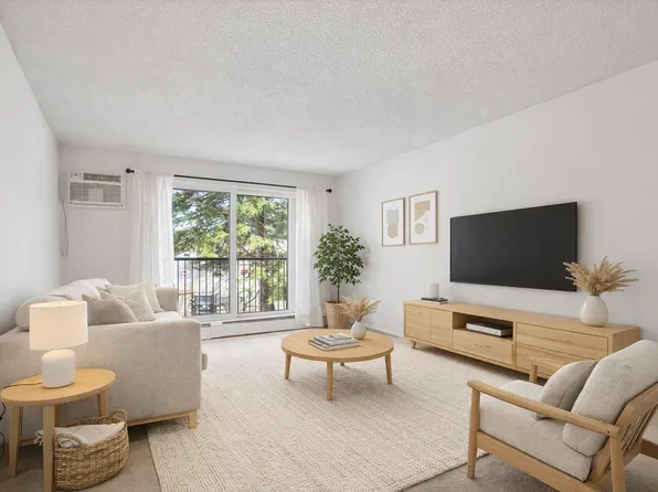 4860 Park Commons Dr APT 211, Saint Louis Park, MN 55416