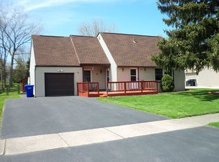 13 Cross Gates Rd, Rochester, NY 14606