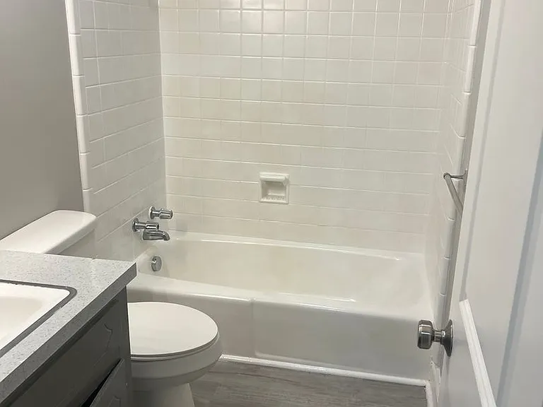 407 S Chester St #15 — Photo 11