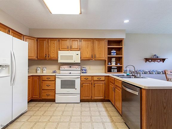 5th image of 4401 Pine Lake Dr