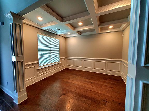 5th image of 456 Arrowwood Dr