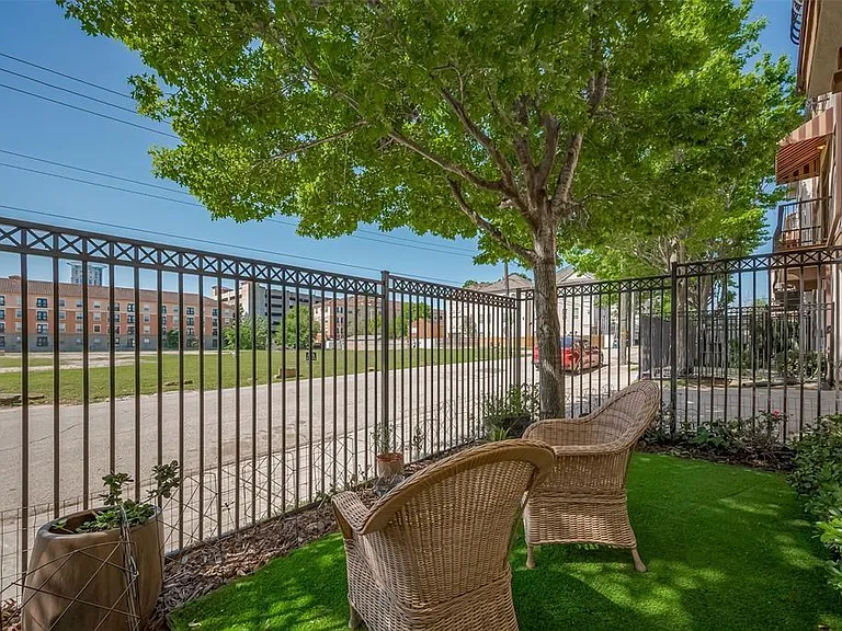 3940 Feagan St — Photo 43