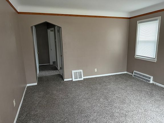 3rd image of 24993 Midland Ave